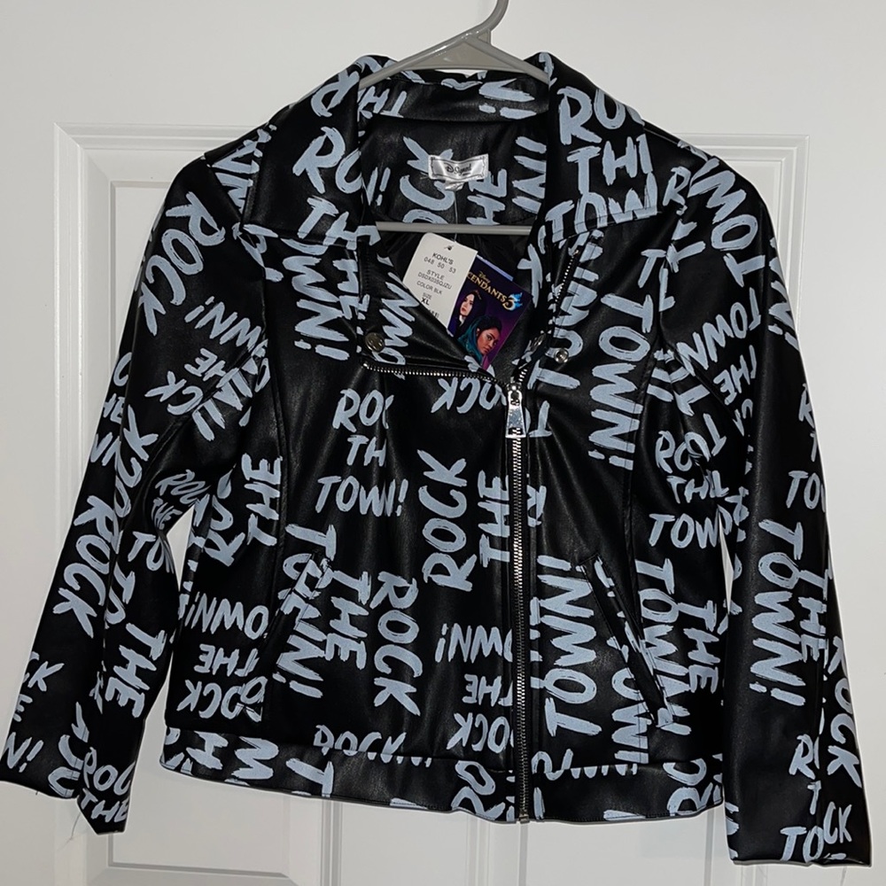 D-Signed Disney Descendants 3 Girls Black Printed Jacket sz XL NWT